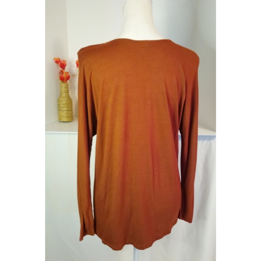 Size M Chantik long sleeve burnt orange top - Picture 3 of 5